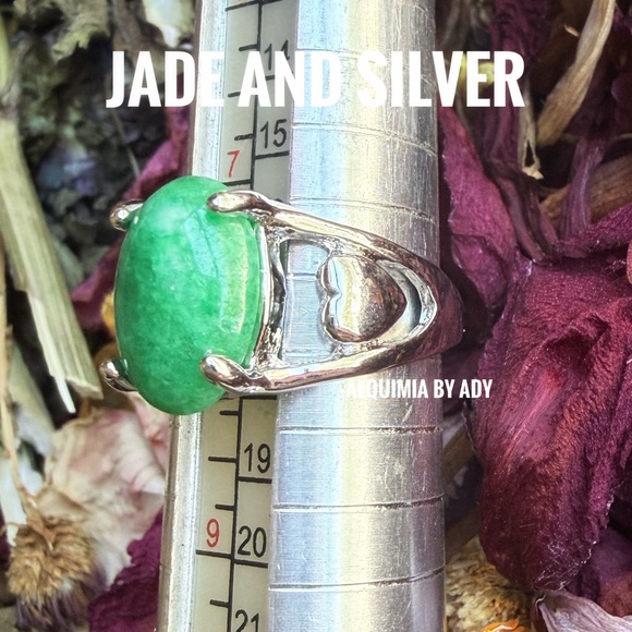 Silver and Green jade Ring - Picture 2 of 2
